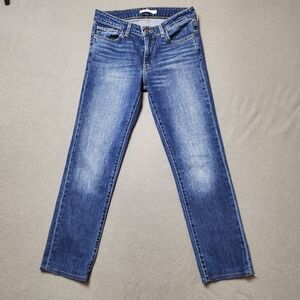 Levis 712 Slim Medium rise waist 99% cotton blue denim in size 27